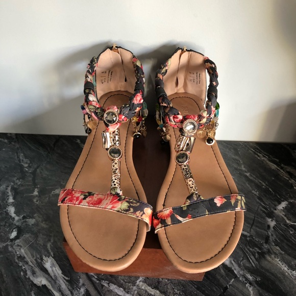 T-Strap Flat Heel Sandals - Picture 8 of 9